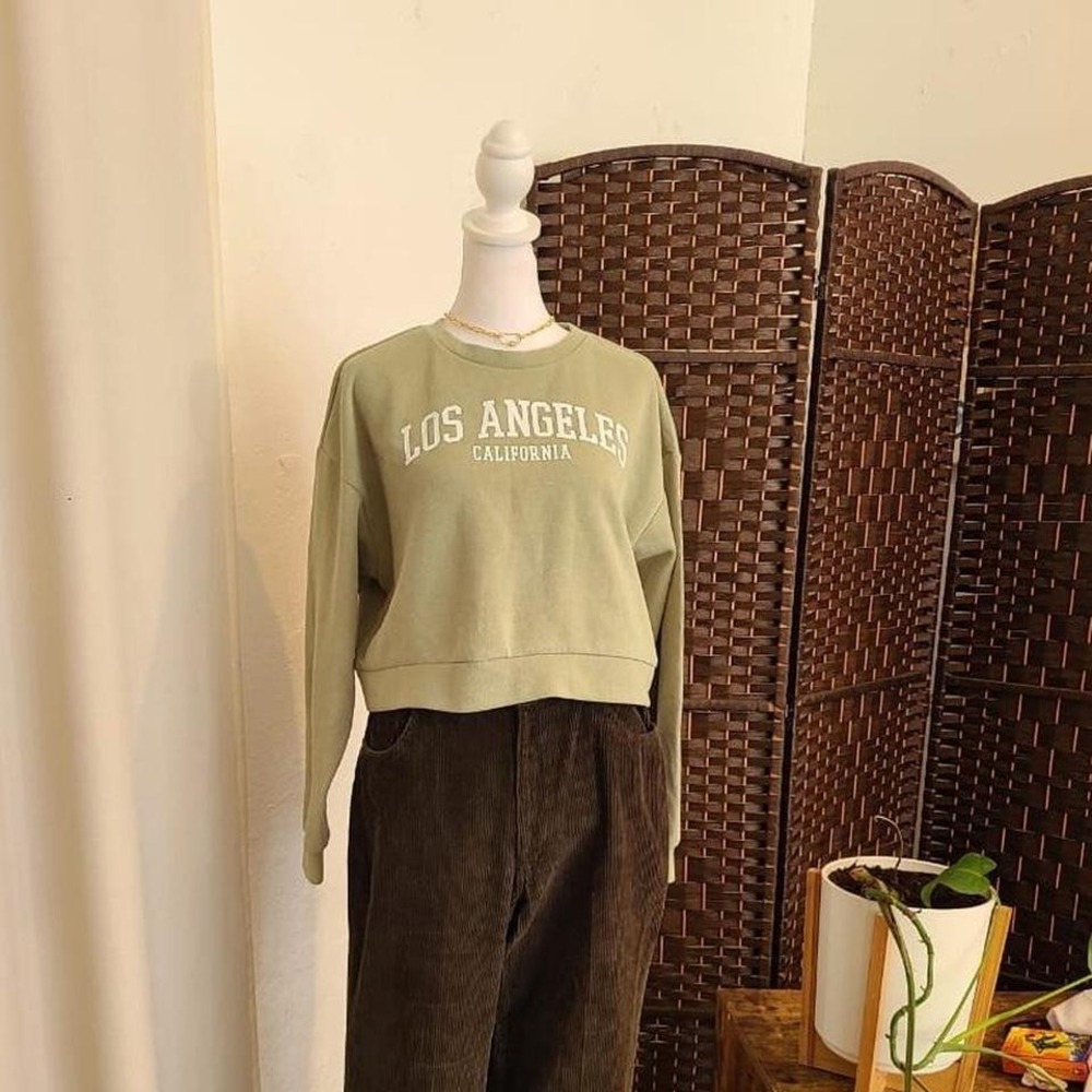 FOREVER 21 Women's Y2k Los Angeles California Crop Sweater Size Small Green Sage